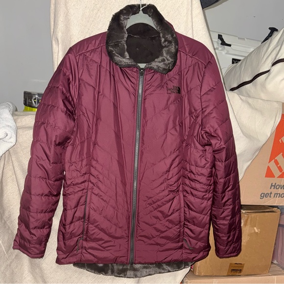 The North Face Women’s Burgundy Quilted Reversible Jacket - NWOT - Picture 6 of 7